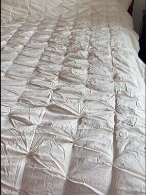 NEW Holy Lamb Organics x Coyuchi King Hand-Tufted Organic Cotton Comforter